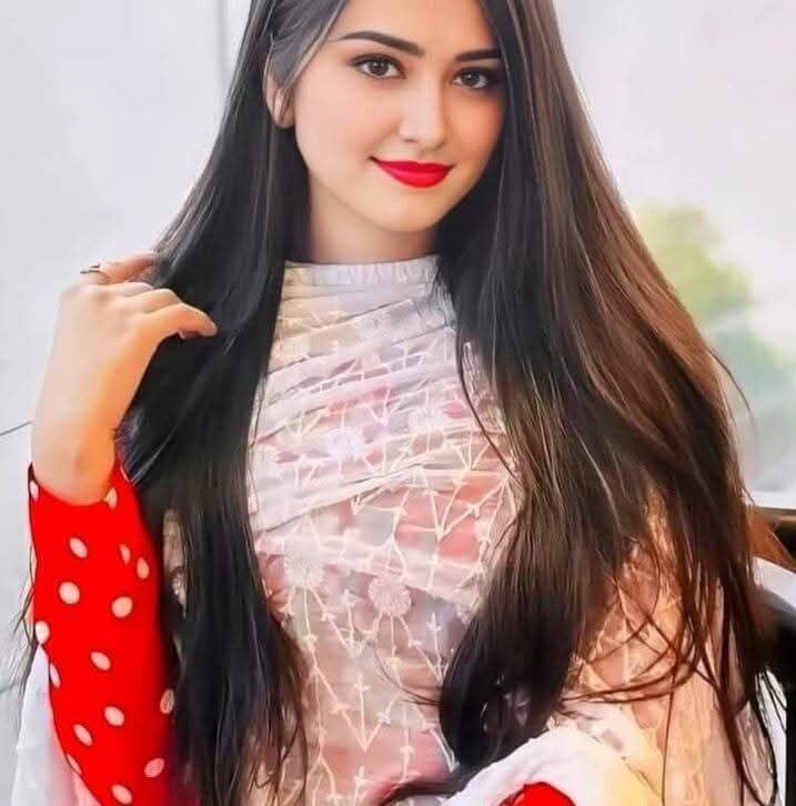নুসরাত চৌধুরী